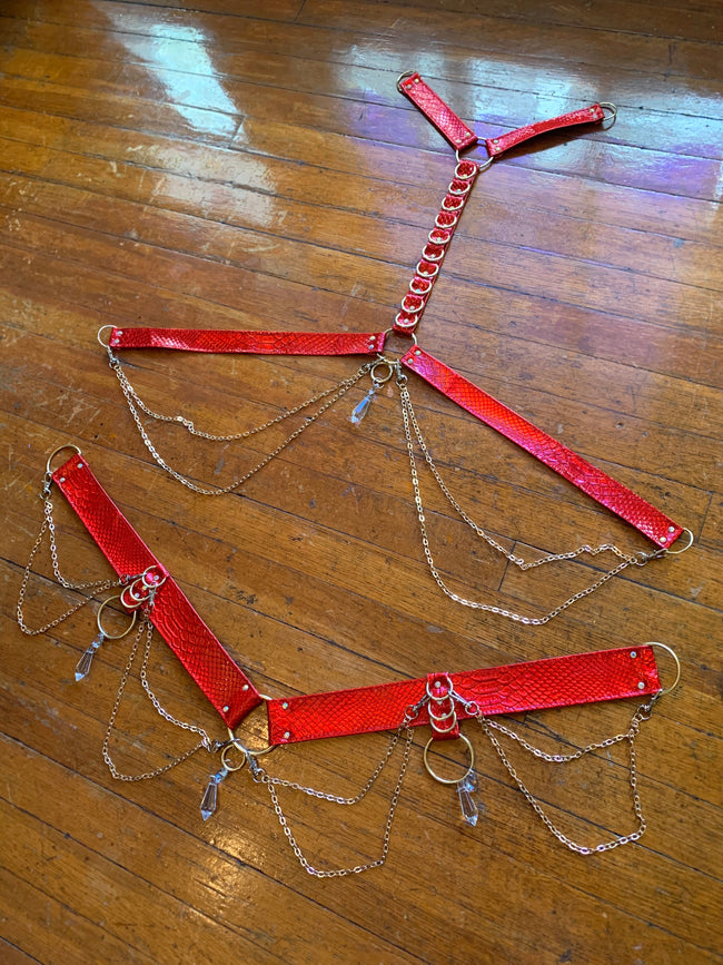Cherry Bombshell Convertible Harness Set