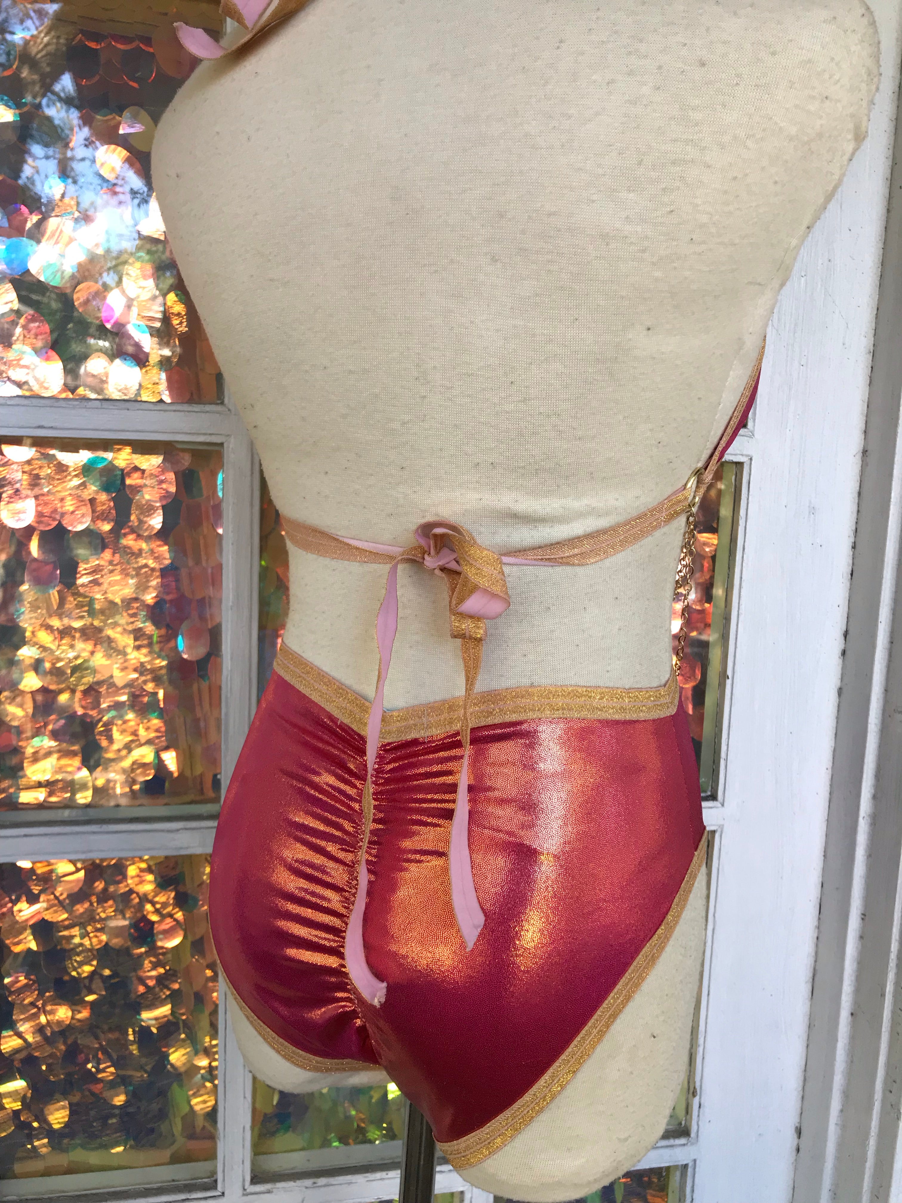 Gilded Raspberry Bottoms | MTO